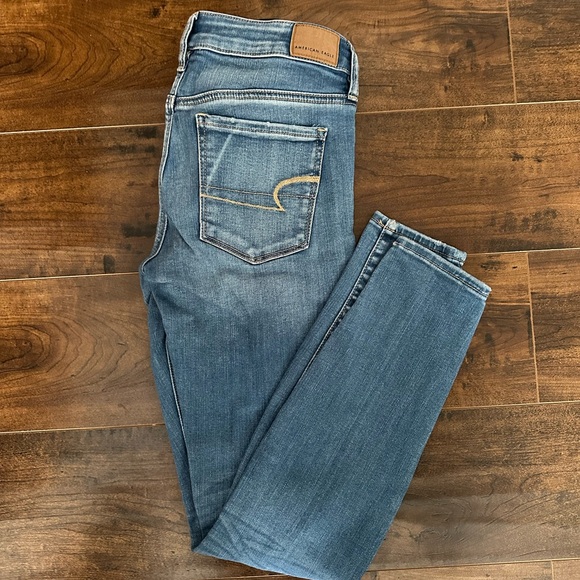 American Eagle Ripped Jegging - Picture 2 of 3